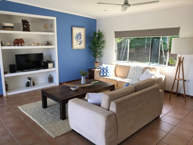 4 Knowles Street, Whitfield QLD 4870