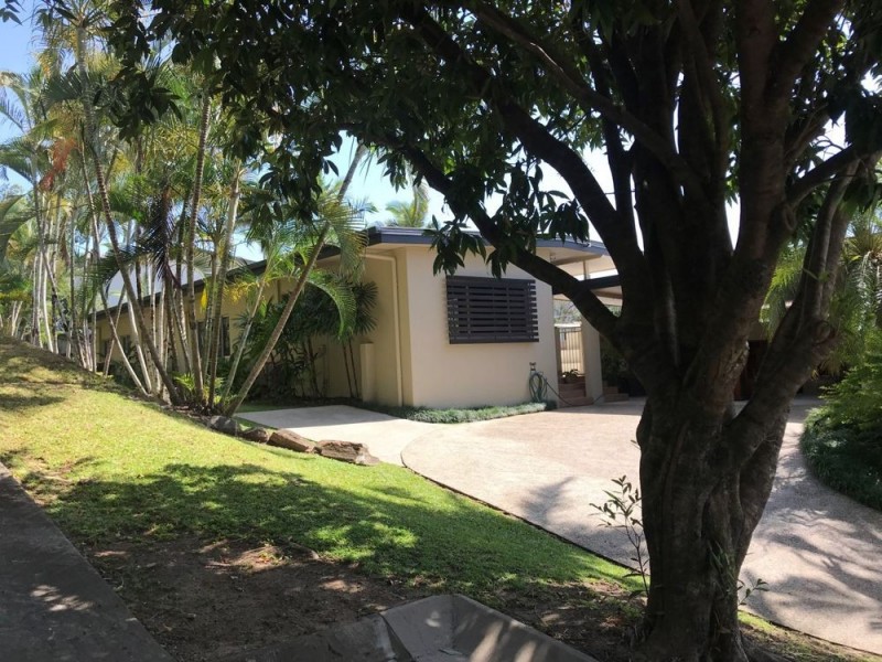 4 Knowles Street, Whitfield QLD 4870