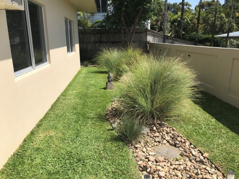 4 Knowles Street, Whitfield QLD 4870