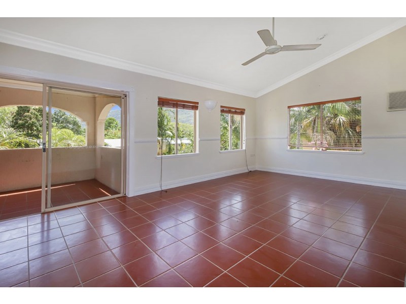 16/2 Chester Court, Manunda QLD 4870
