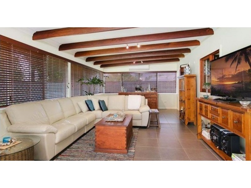 6 Trucano Close, Whitfield QLD 4870