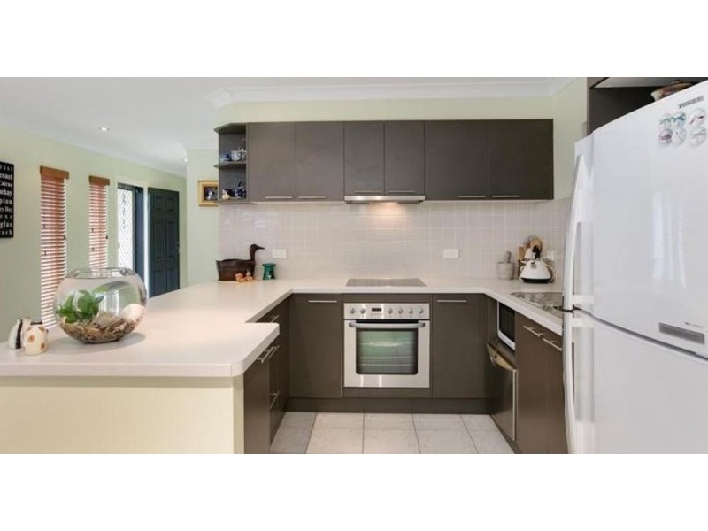 6 Trucano Close, Whitfield QLD 4870