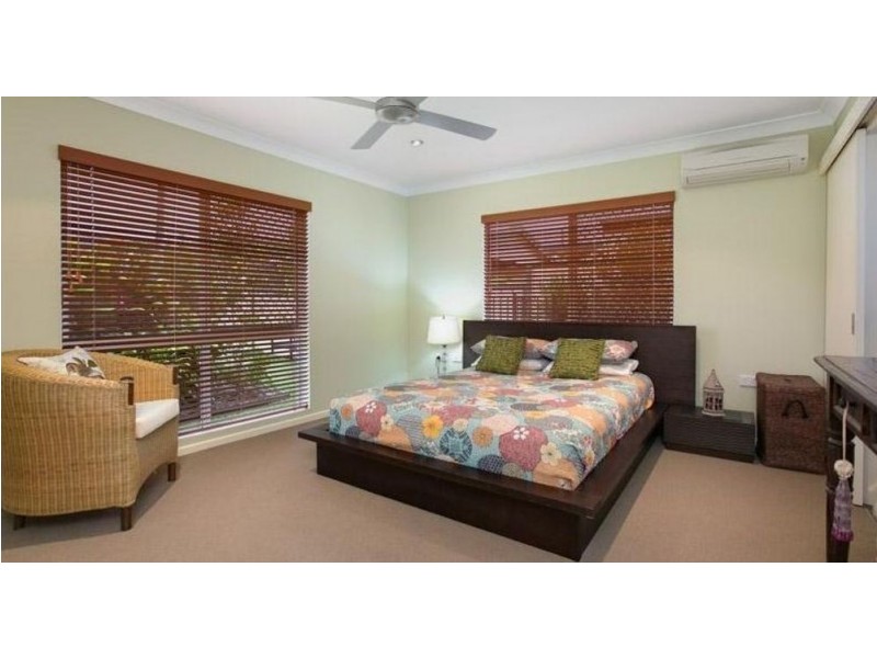 6 Trucano Close, Whitfield QLD 4870