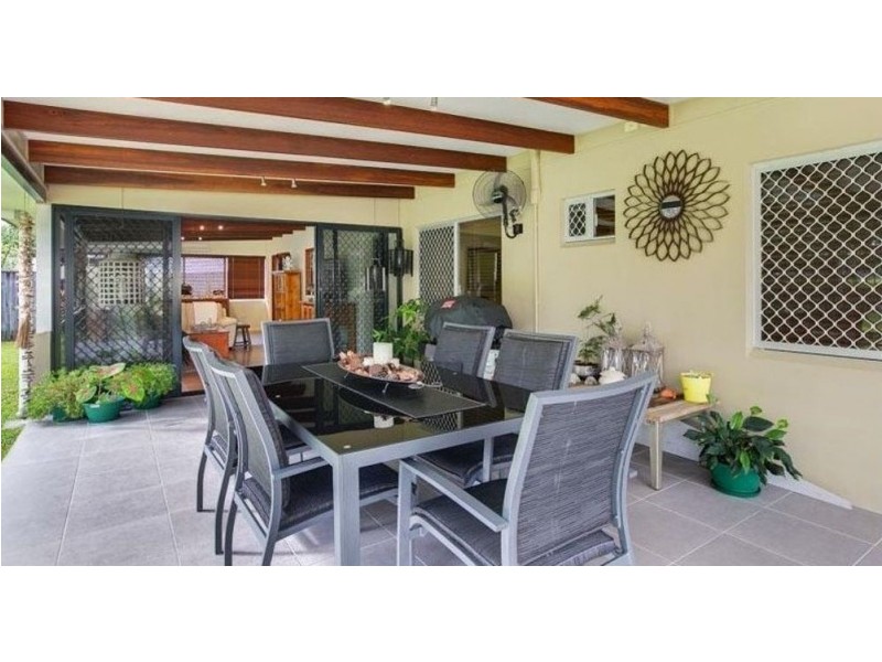 6 Trucano Close, Whitfield QLD 4870