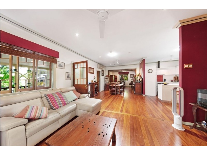 4 Hodel Street, Whitfield QLD 4870