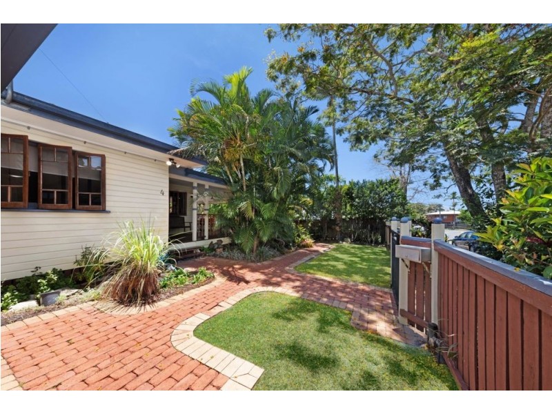 4 Hodel Street, Whitfield QLD 4870