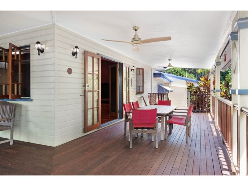 4 Hodel Street, Whitfield QLD 4870