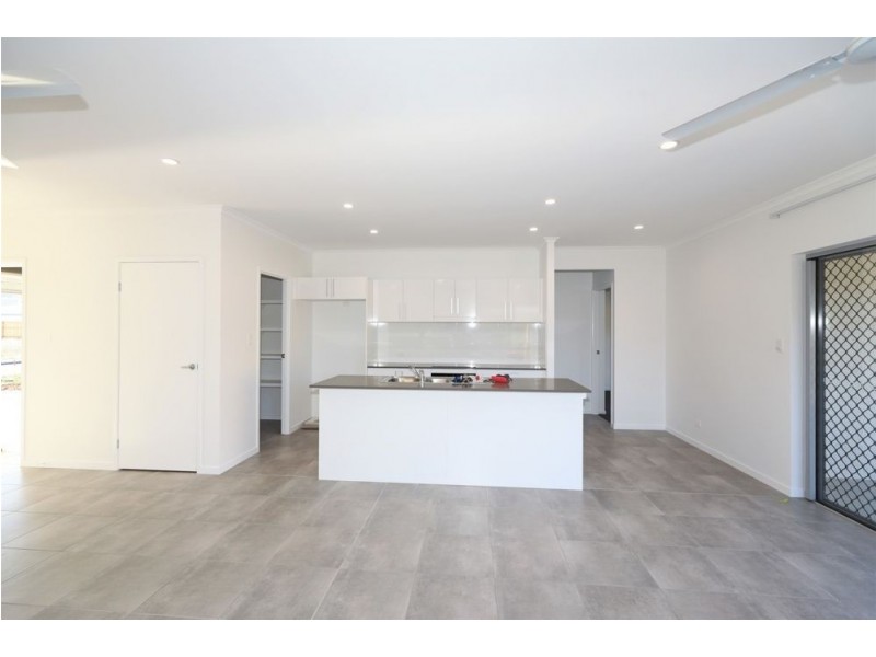 15 Porcupine Way, Mount Peter QLD 4869