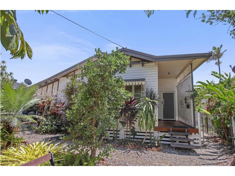 8 Thomson Street, Earlville QLD 4870