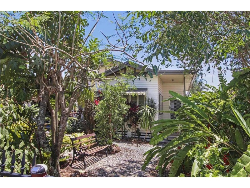 8 Thomson Street, Earlville QLD 4870