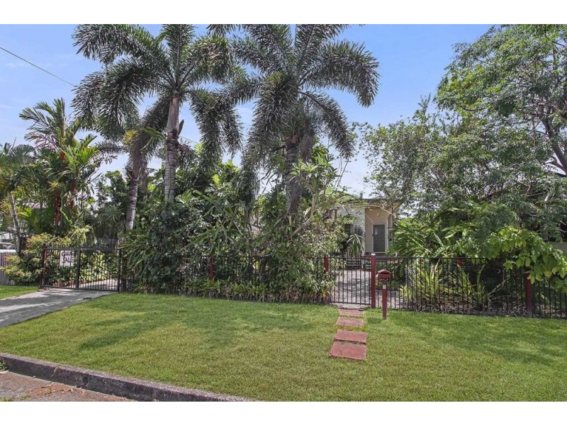 8 Thomson Street, Earlville QLD 4870