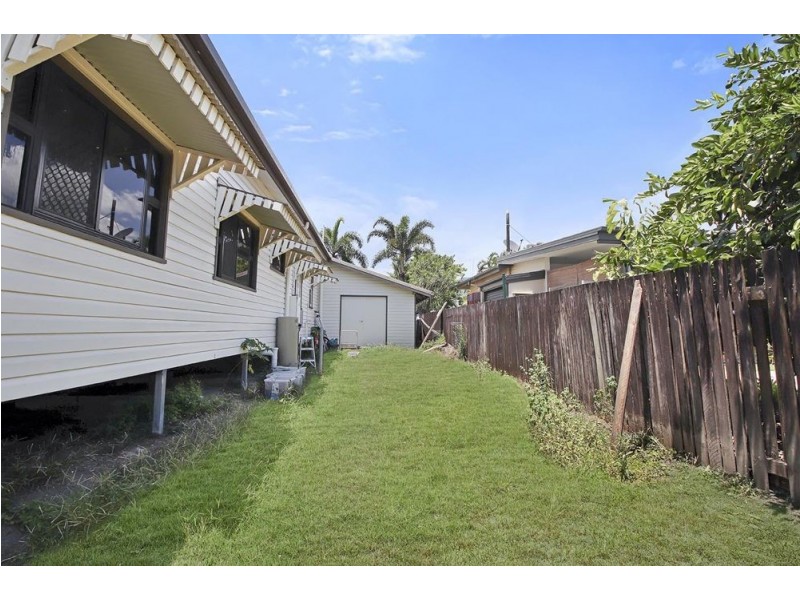 8 Thomson Street, Earlville QLD 4870