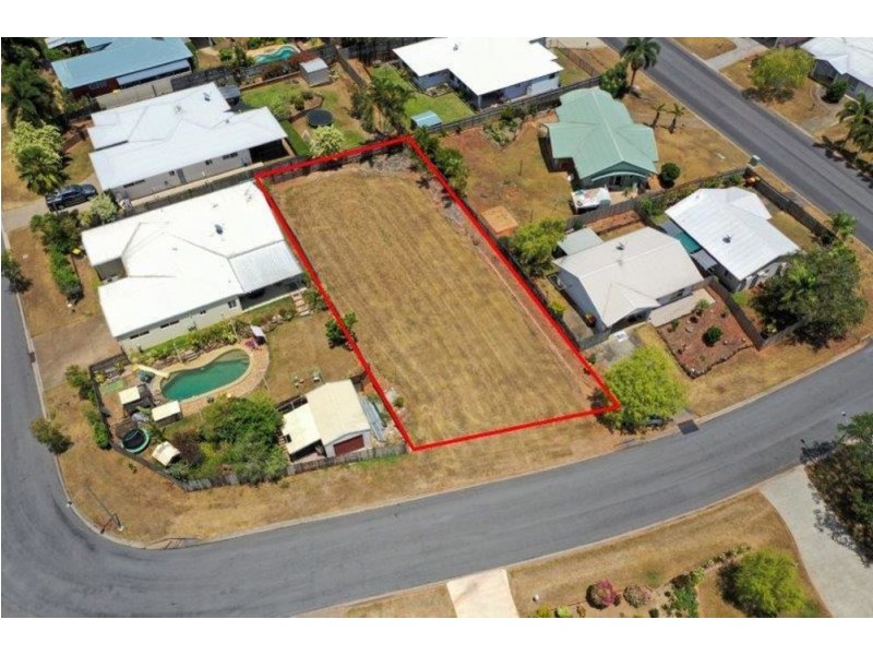 4 Barcoo Close, Bentley Park QLD 4869