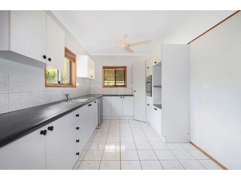 6 Summerhill Drive, Mooroobool QLD 4870