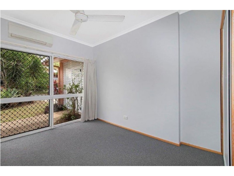 6 Summerhill Drive, Mooroobool QLD 4870