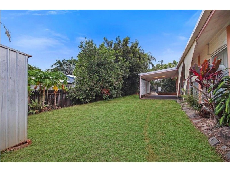 6 Summerhill Drive, Mooroobool QLD 4870