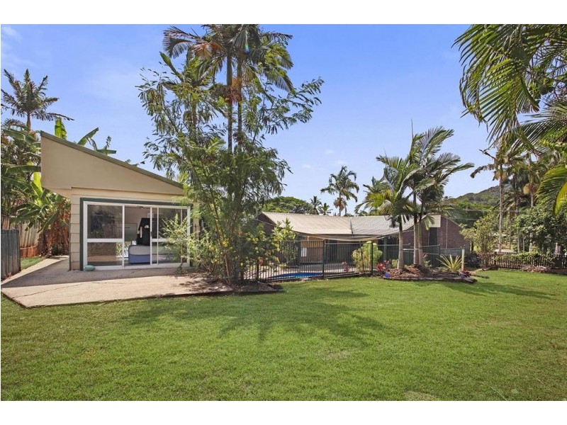 10 Jade Crescent, Caravonica QLD 4878