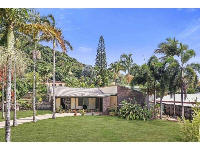 10 Jade Crescent, Caravonica QLD 4878