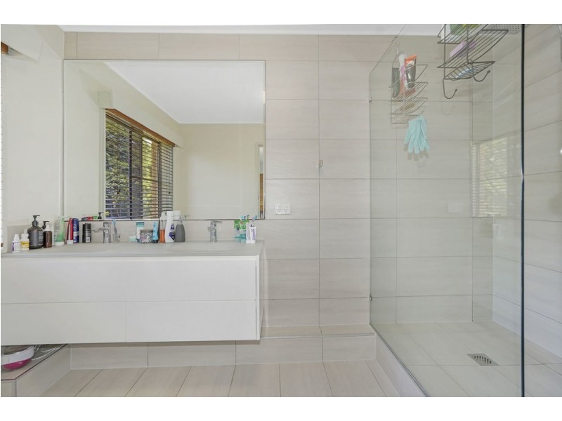 26 Park Street, Bayview Heights QLD 4868