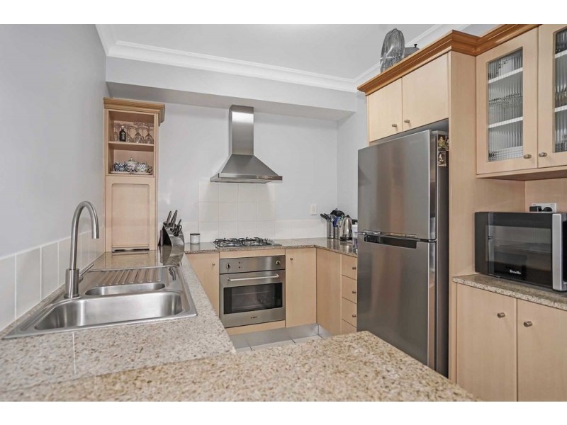 1742/2-10 Greenslopes Street, Cairns North QLD 4870