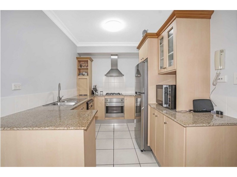 1742/2-10 Greenslopes Street, Cairns North QLD 4870