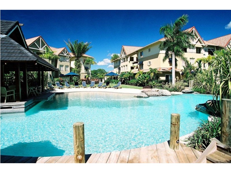 1742/2-10 Greenslopes Street, Cairns North QLD 4870