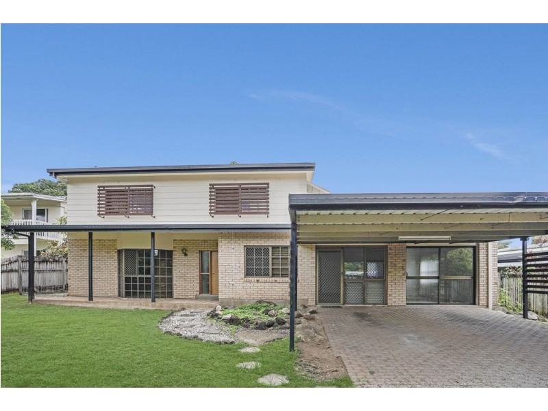 24 Meston Crescent, Brinsmead QLD 4870