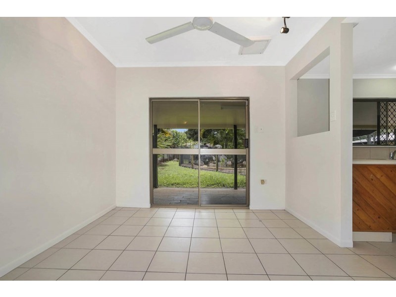 24 Meston Crescent, Brinsmead QLD 4870