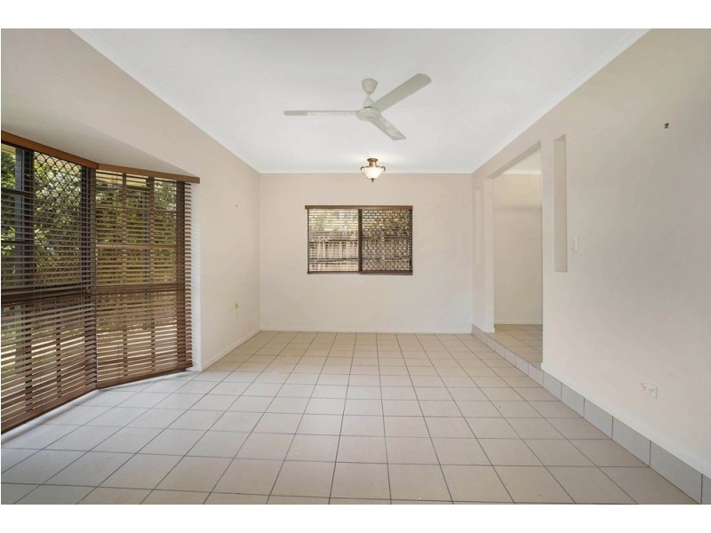 24 Meston Crescent, Brinsmead QLD 4870