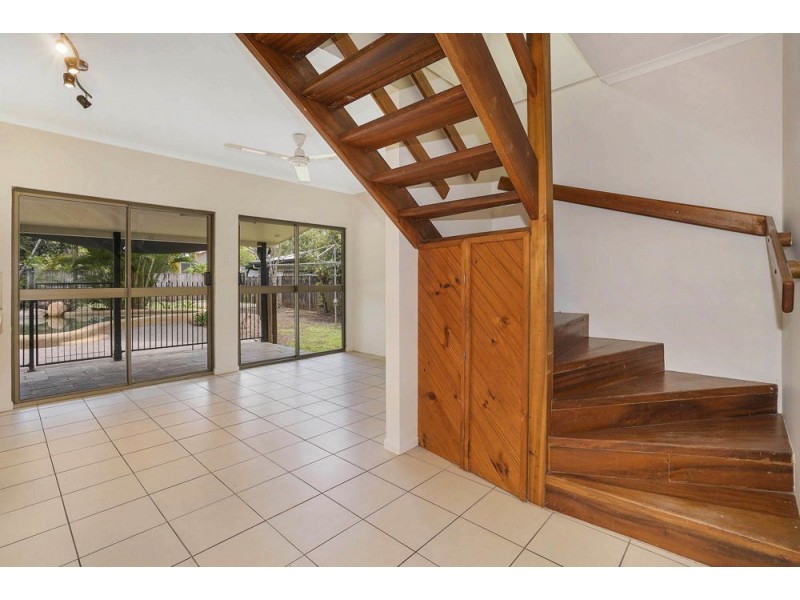 24 Meston Crescent, Brinsmead QLD 4870