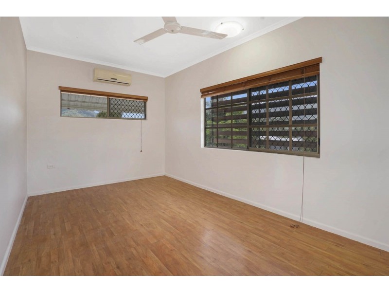 24 Meston Crescent, Brinsmead QLD 4870
