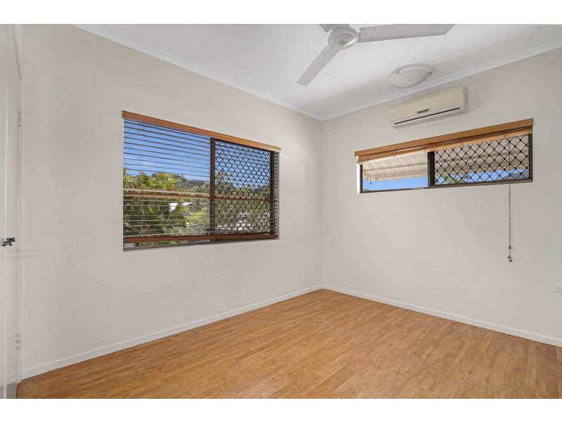 24 Meston Crescent, Brinsmead QLD 4870