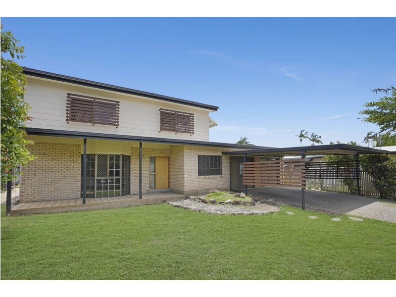 24 Meston Crescent, Brinsmead QLD 4870