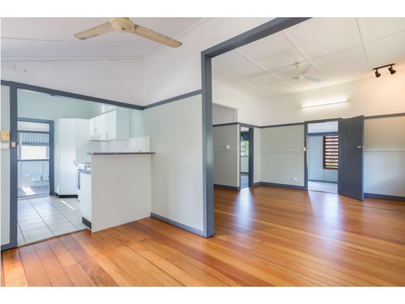 60 Digger Street, Cairns North QLD 4870