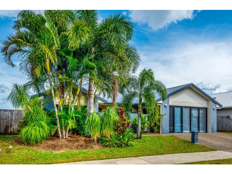 6 Liontown Way, Trinity Park QLD 4879