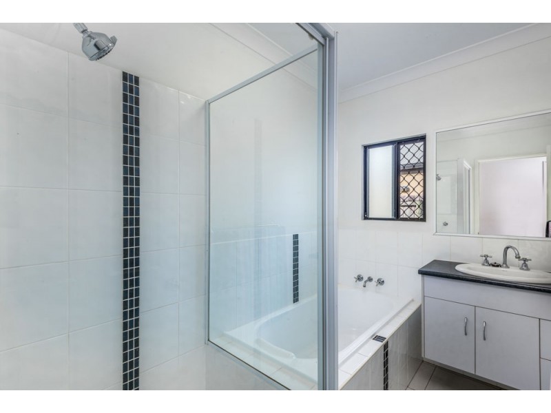 6 Liontown Way, Trinity Park QLD 4879