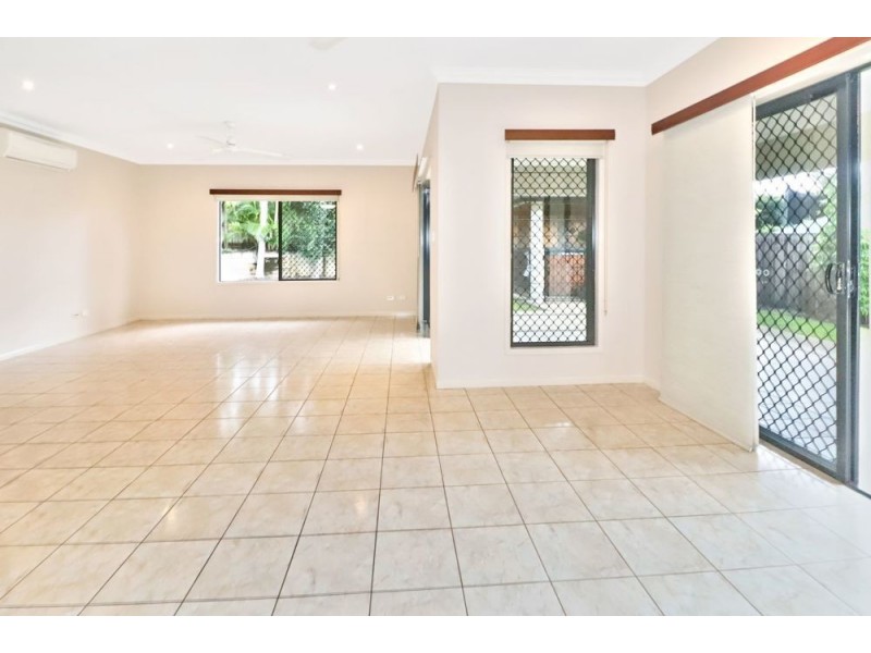 33 Pelling Close, Kanimbla QLD 4870
