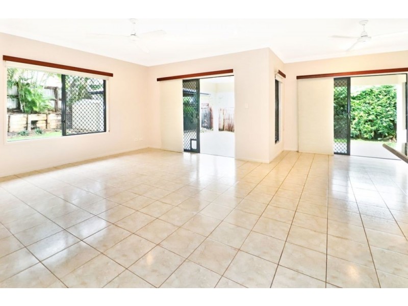 33 Pelling Close, Kanimbla QLD 4870