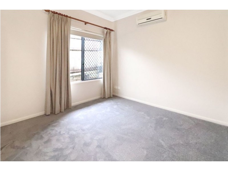33 Pelling Close, Kanimbla QLD 4870