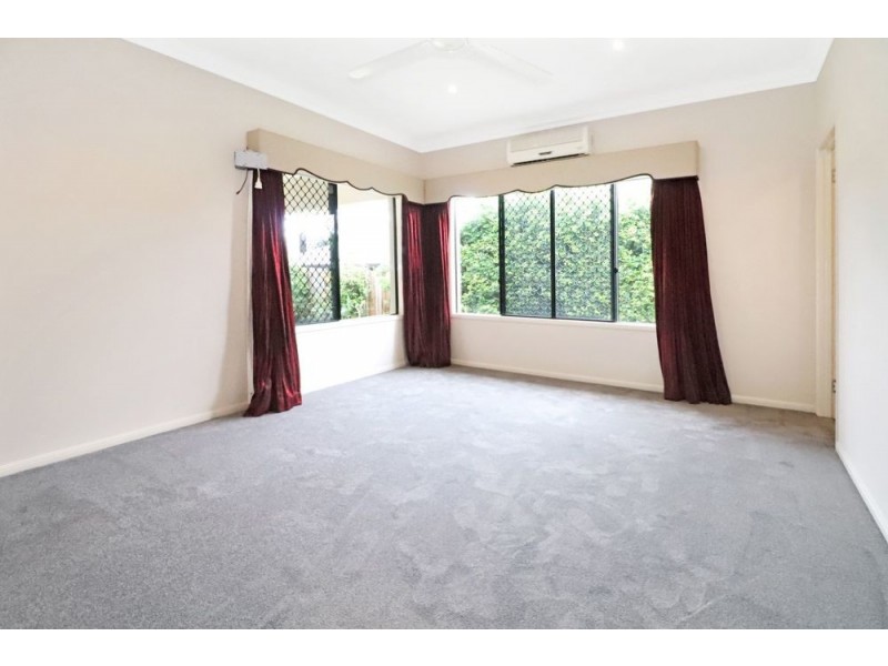 33 Pelling Close, Kanimbla QLD 4870