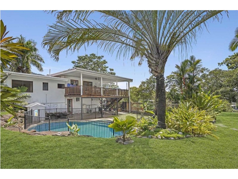 9 Duignan Street, Whitfield QLD 4870