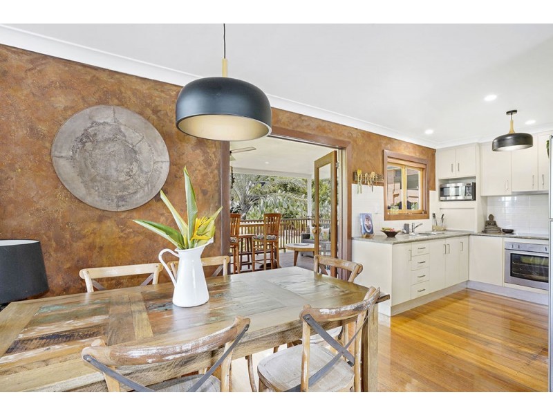 9 Duignan Street, Whitfield QLD 4870