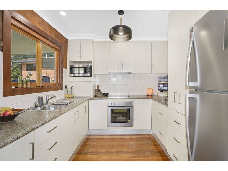 9 Duignan Street, Whitfield QLD 4870