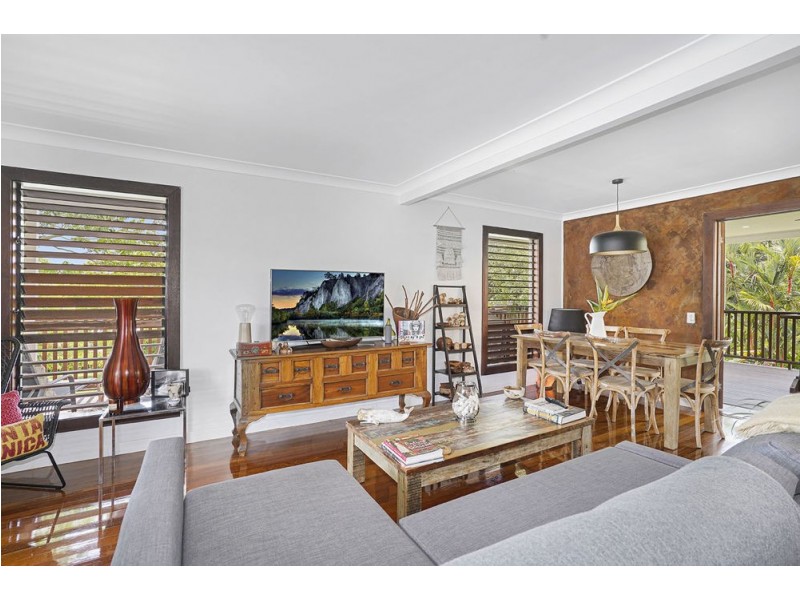 9 Duignan Street, Whitfield QLD 4870