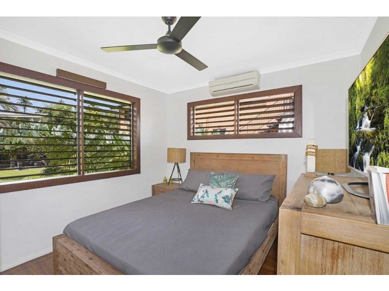 9 Duignan Street, Whitfield QLD 4870