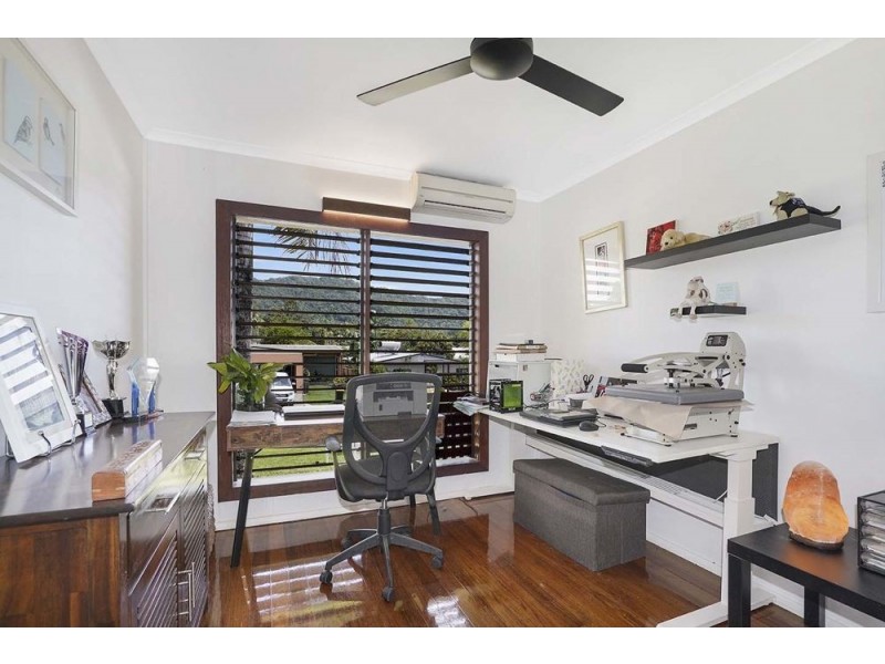 9 Duignan Street, Whitfield QLD 4870