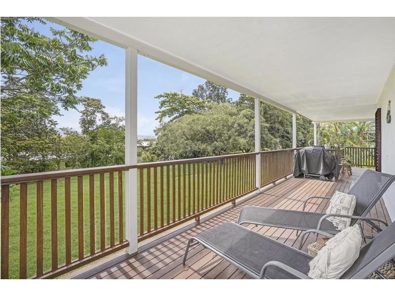 9 Duignan Street, Whitfield QLD 4870