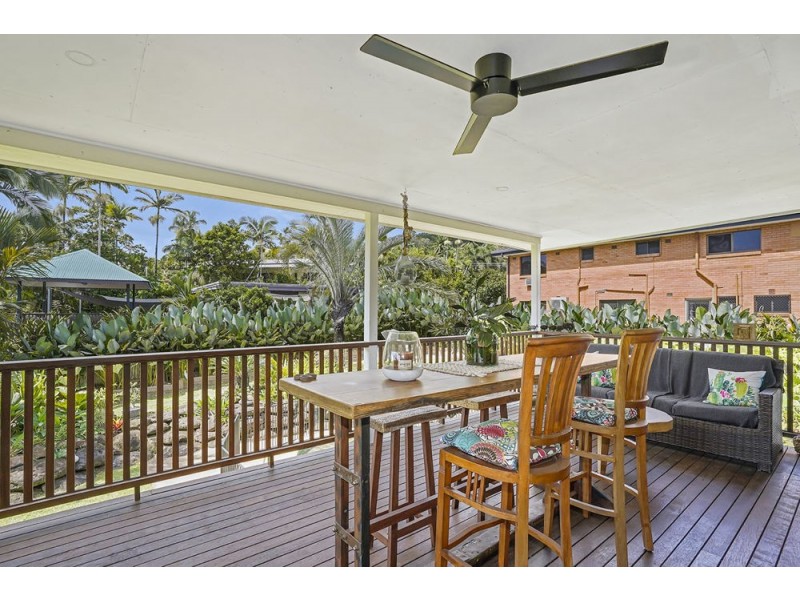 9 Duignan Street, Whitfield QLD 4870