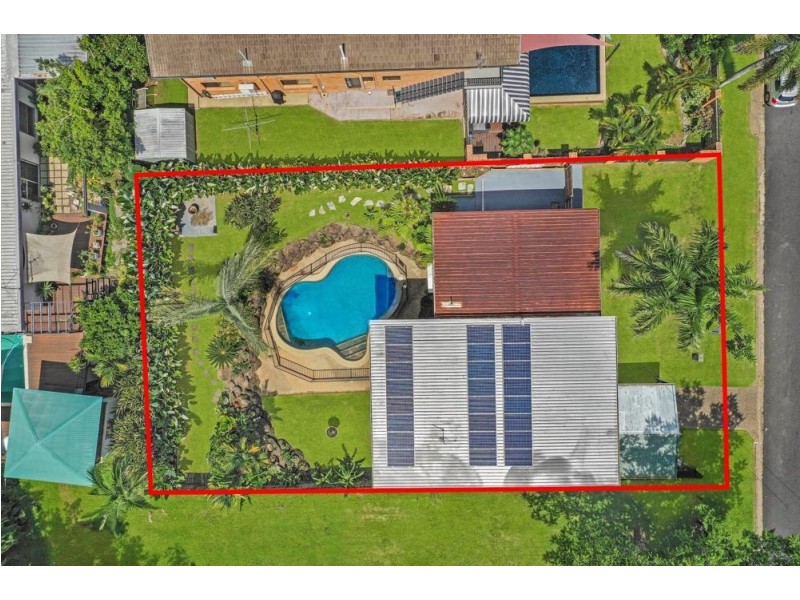 9 Duignan Street, Whitfield QLD 4870