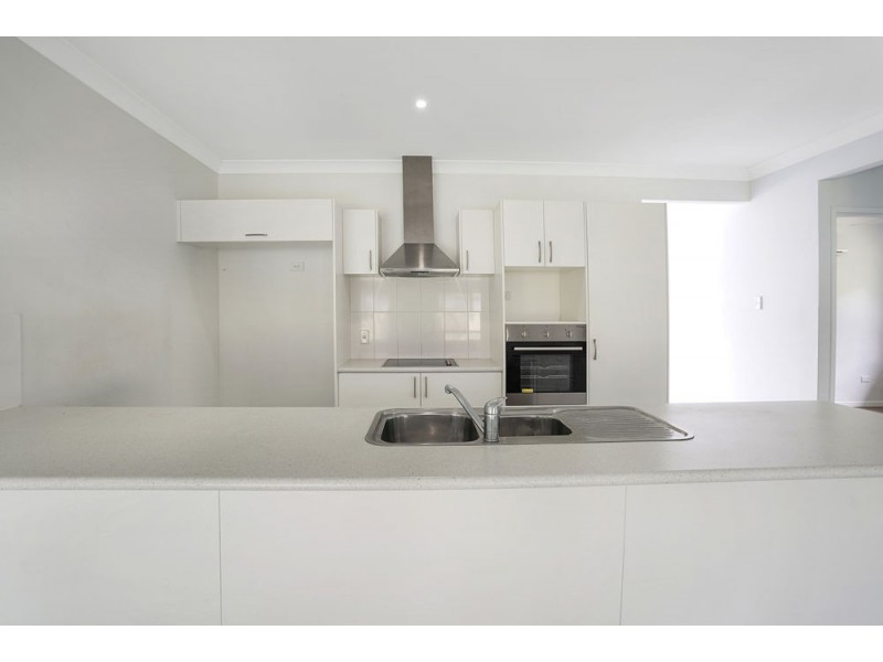 24 Ainscow Drive, Bentley Park QLD 4869